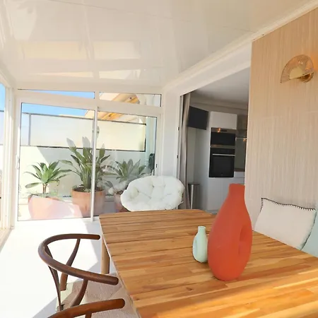 Rare! Oasis Btw Old & *