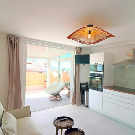 Rare! Oasis Btw Old & Apartment Antibes