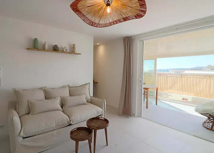 Rare! Oasis Btw Old &